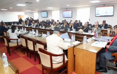 प्रधानमन्त्री प्रचण्डद्वारा मातहतका कार्यालयबारे जानकारी