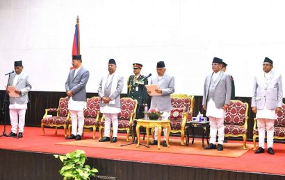 नवनिर्वाचित राष्ट्रिय सभाका अध्यक्ष दाहालकाे शपथ